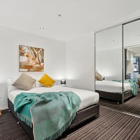 Complete Host Halo Apartments Melbourne Rum bild