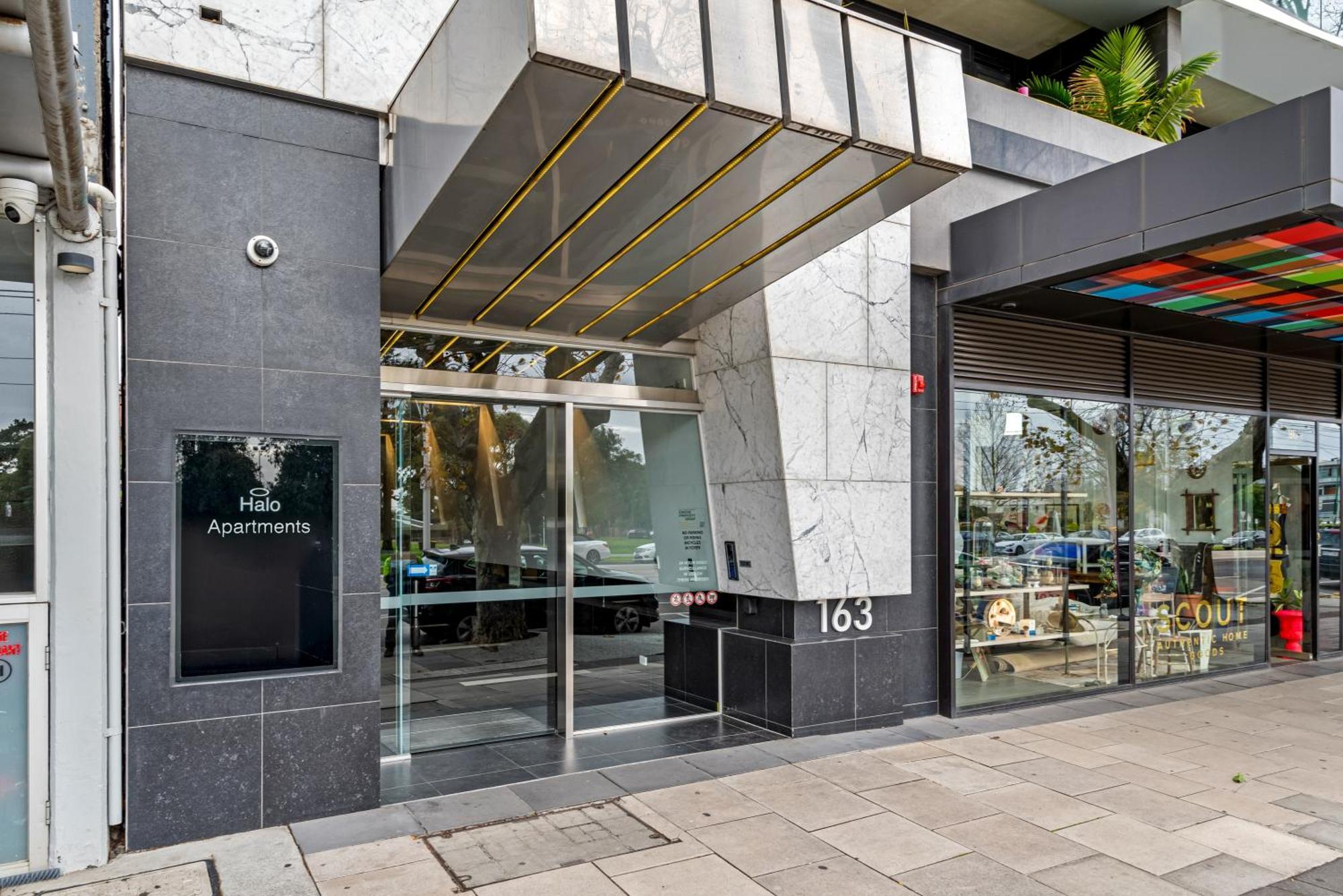 Complete Host Halo Apartments Melbourne Exteriör bild