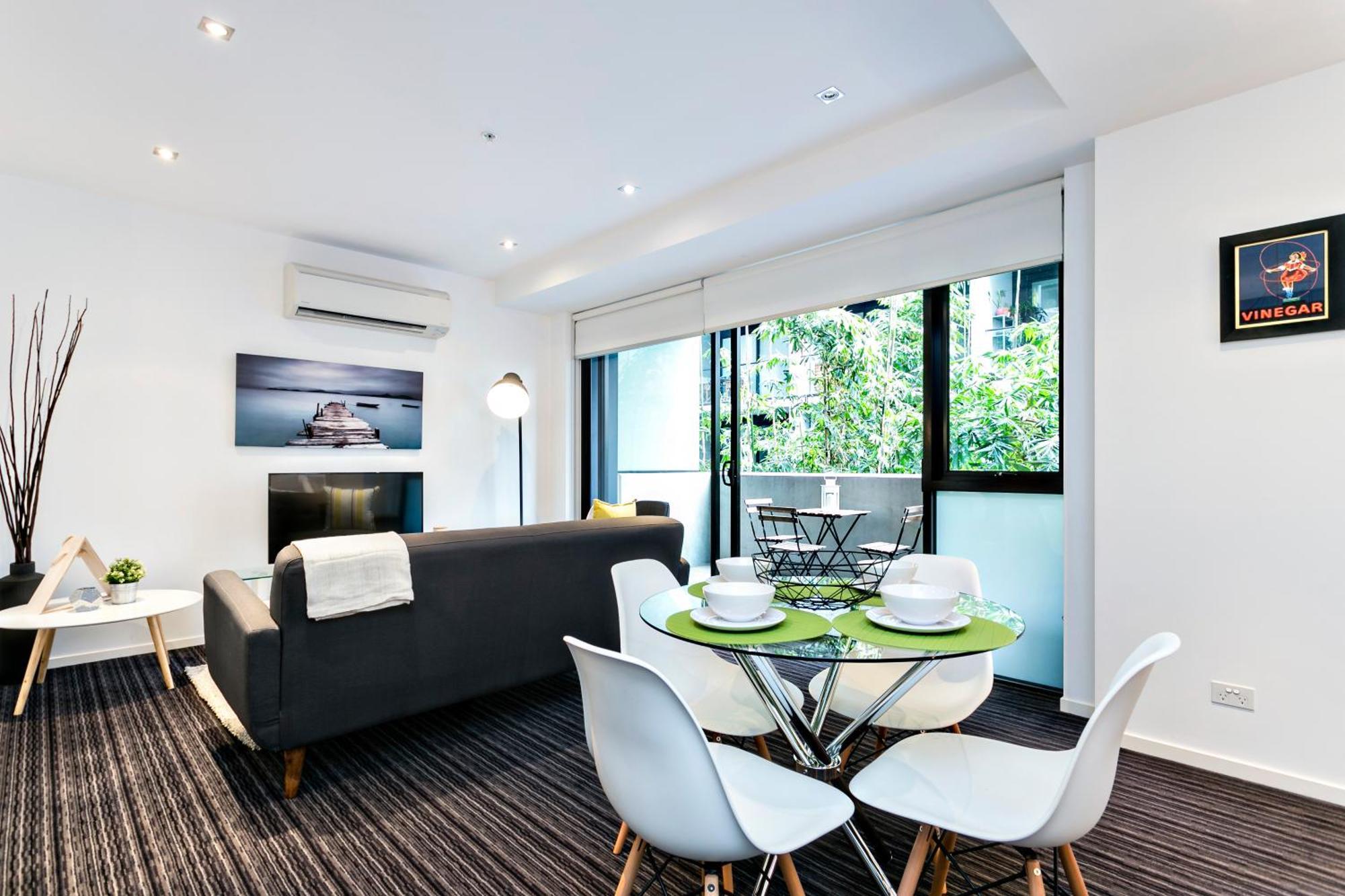 Complete Host Halo Apartments Melbourne Exteriör bild